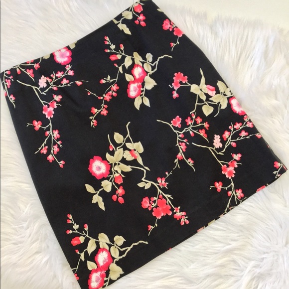 Spenser Jeremy Dresses & Skirts - Black & Pink Floral Skirt